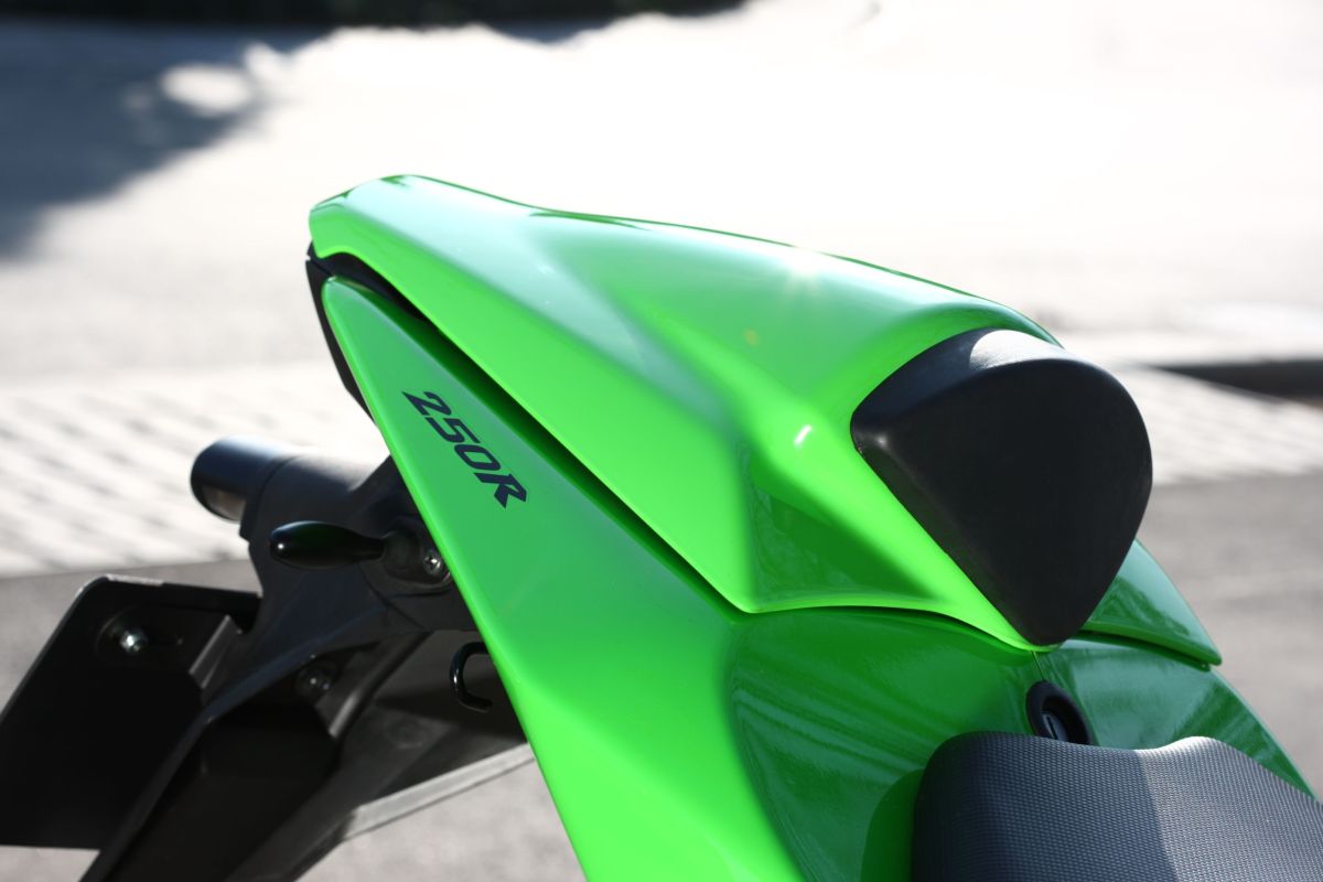Höckerabdeckung Lime Green Ninja250R 2012 Original Kawasaki
