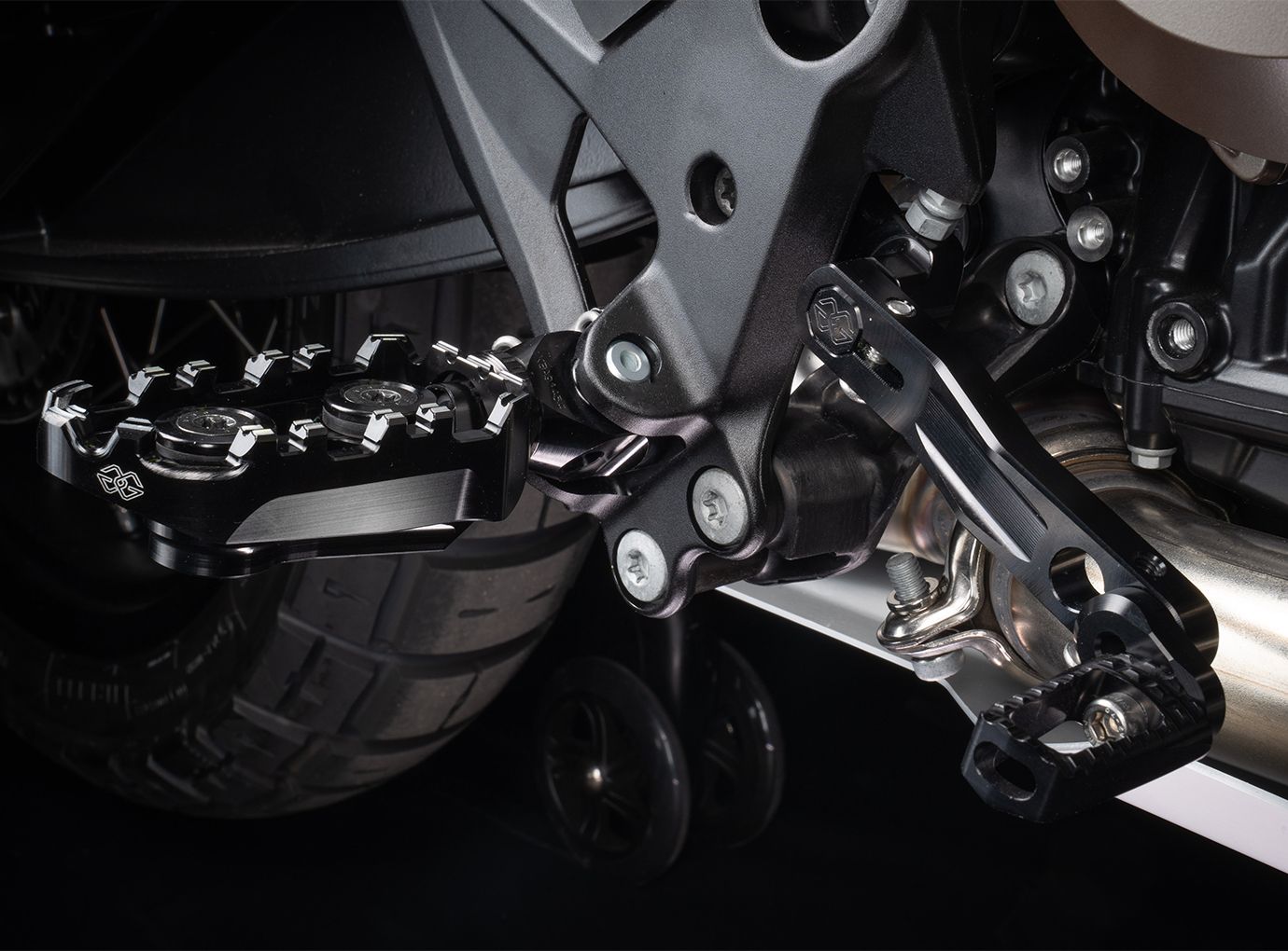 Gilles TECH-X Enduro Fußrasten mit ABE für KTM 790 /890 /1290 Adventure, Husqvarna Norden 901