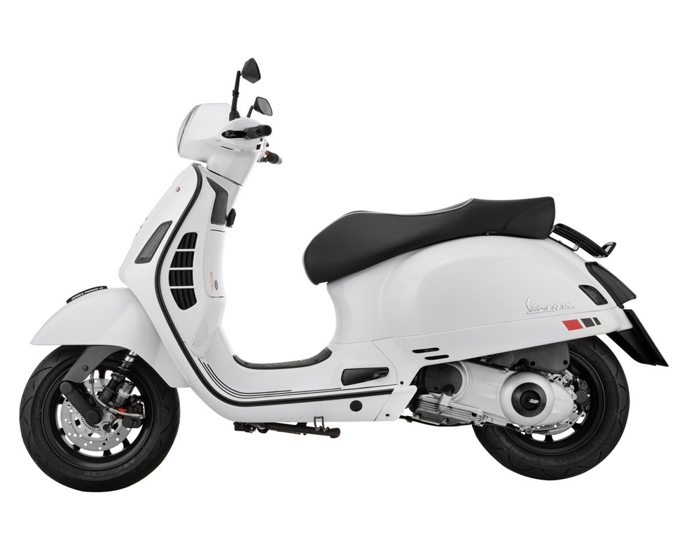 Monoschlitzrohr Beinschild, links und rechts für Vespa GTS/​GTS Super/​GTV/​GT (- '19), schwarz matt