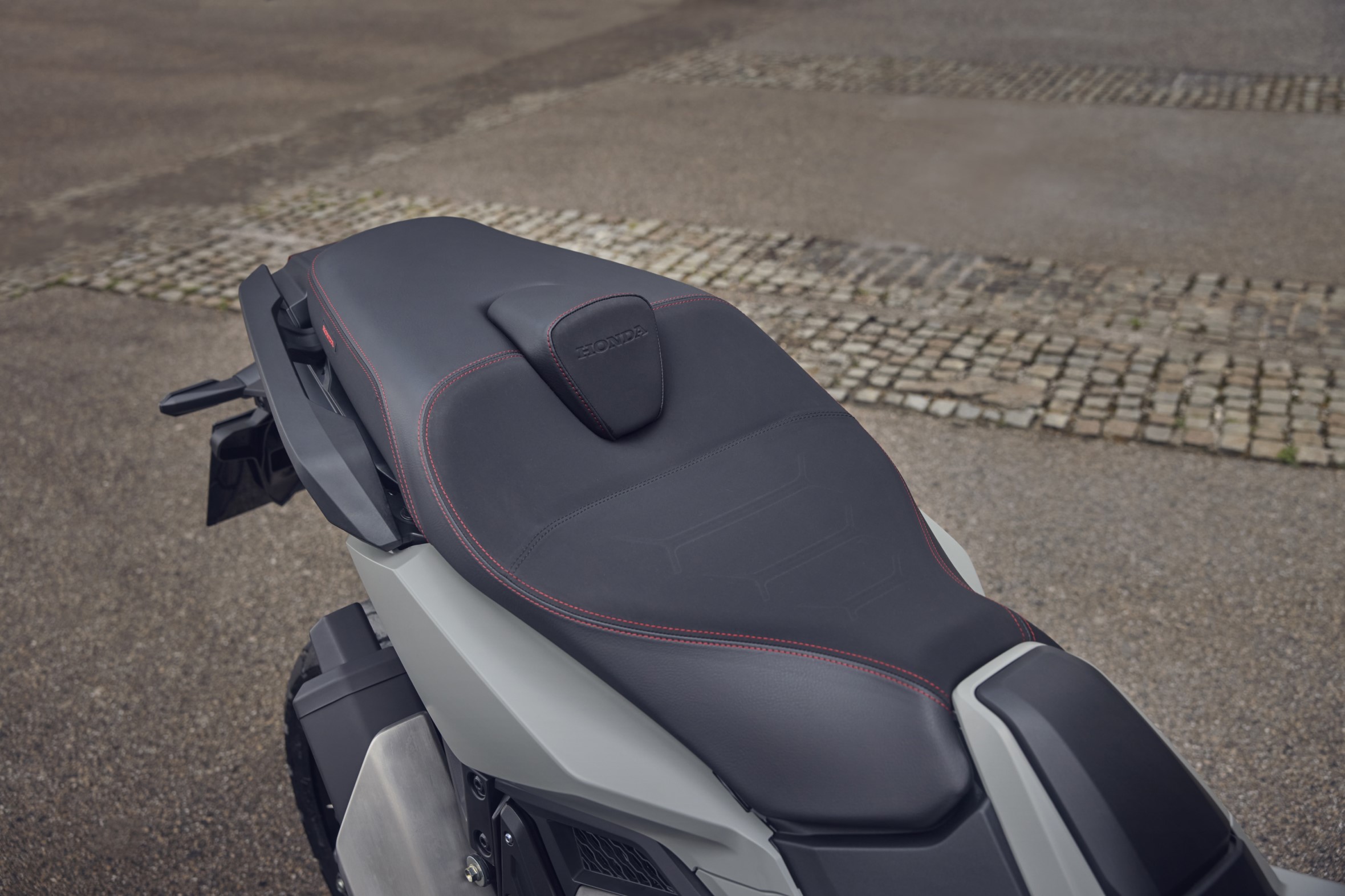 Komfortsitzbank für Honda X-ADV / Forza 750 (25-) Original