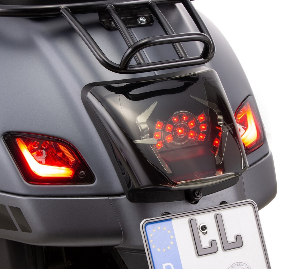 Blinker Kit hinten links/rechts für Vespa GTS/​GTS Super/​GTV/​GT 60/​GT/​GT L ('03-'13), getönt