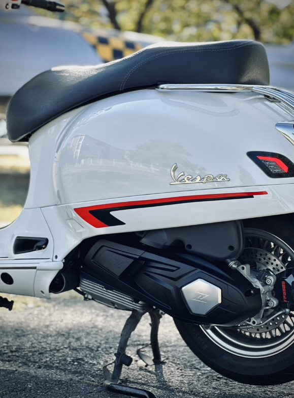 Abdeckung für Variodeckel ZELIONI für Vespa GTS/​GTS Super/​GTV HPE 300ccm, silber