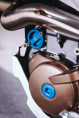 Original Factory-Ölfilterdeckel für Husqvarna FS 701 Supermoto