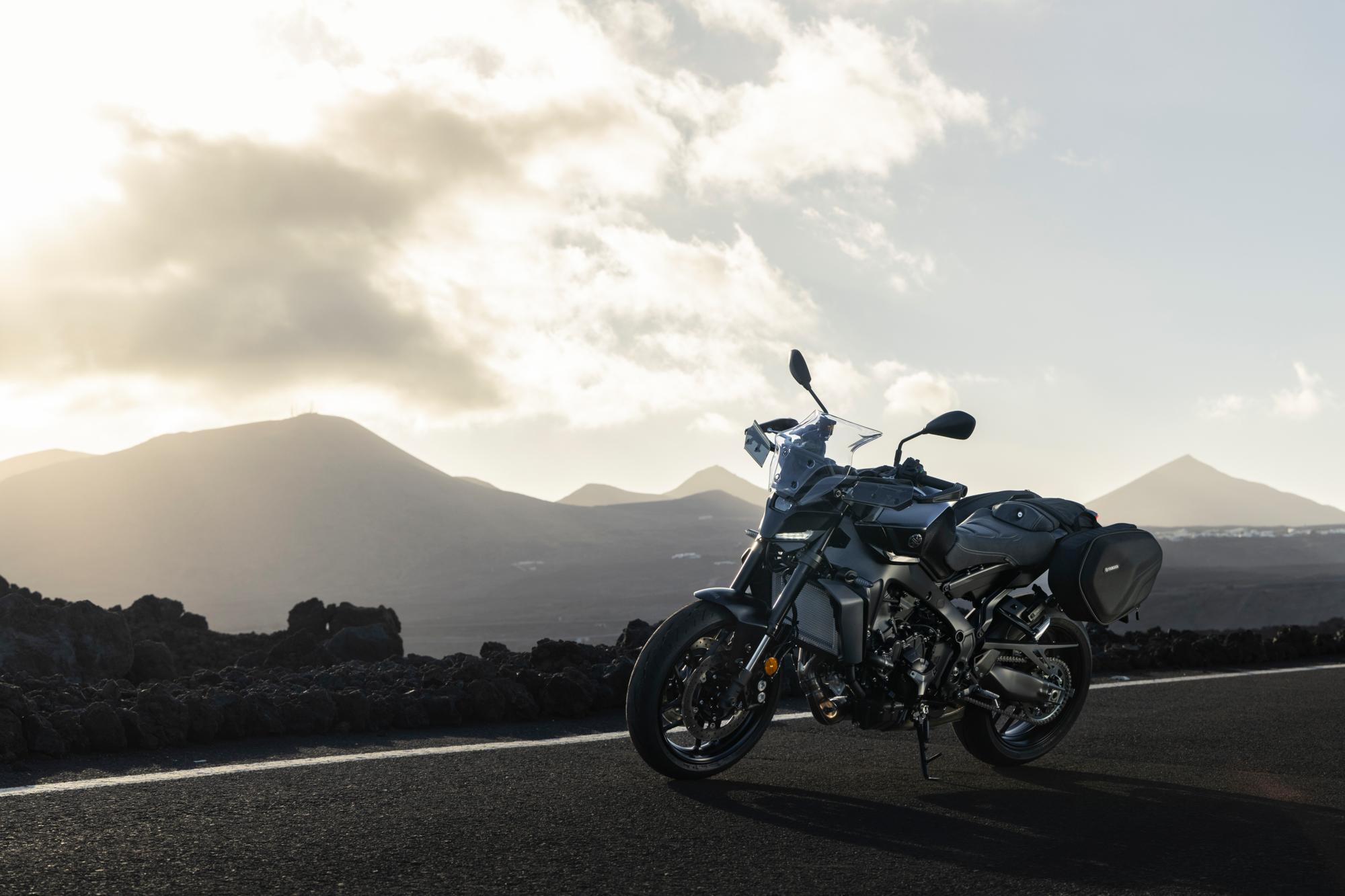 Mittelhohe Verkleidungsscheibe für MT-09 (24-25) / MT-07 (2025) Original Yamaha
