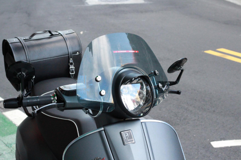 Lampenring mit Lampenschirm für Vespa LX 50-150ccm, schwarz matt