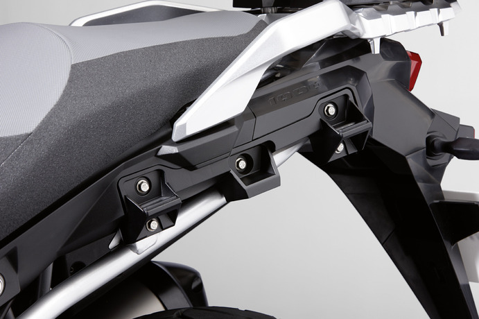 Montagesatz Seitenkoffer für Suzuki V-Strom 650 BJ. 2017