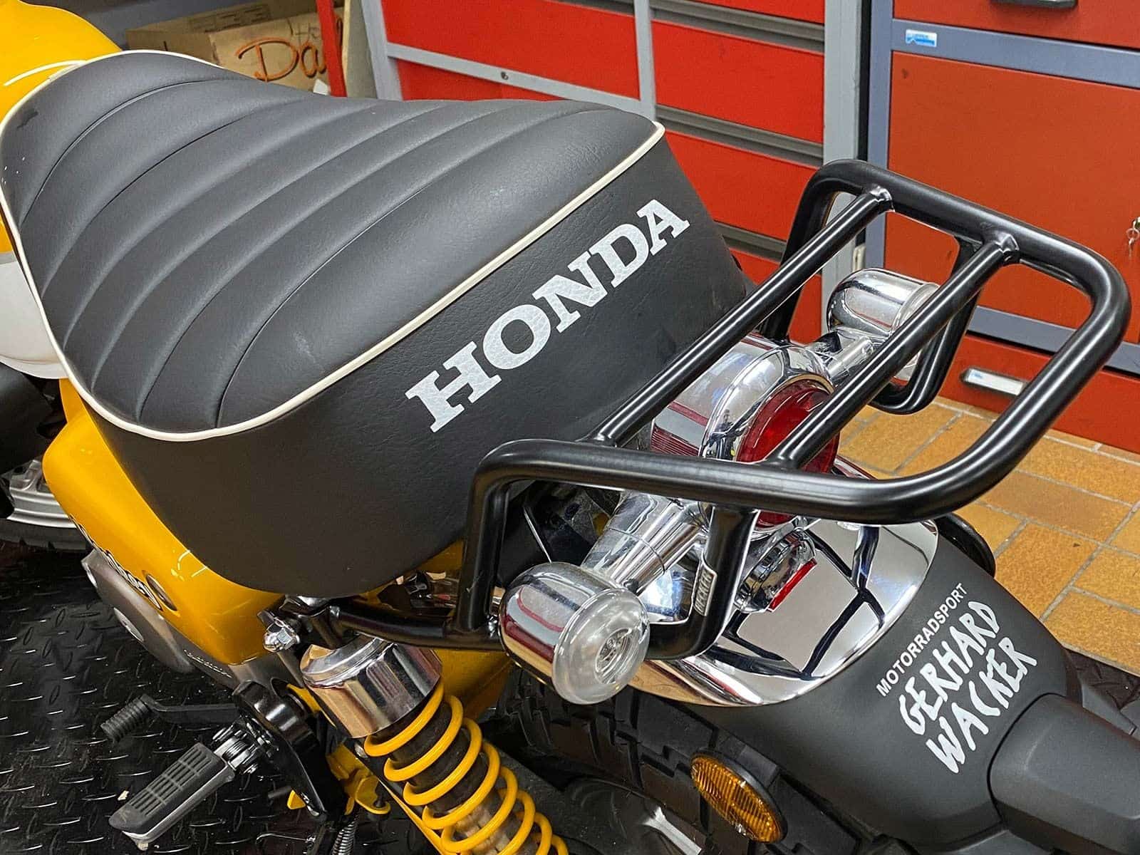 Rohrgepäckbrücke schwarz für Honda Monkey 125 (19-) Hepco & Becker